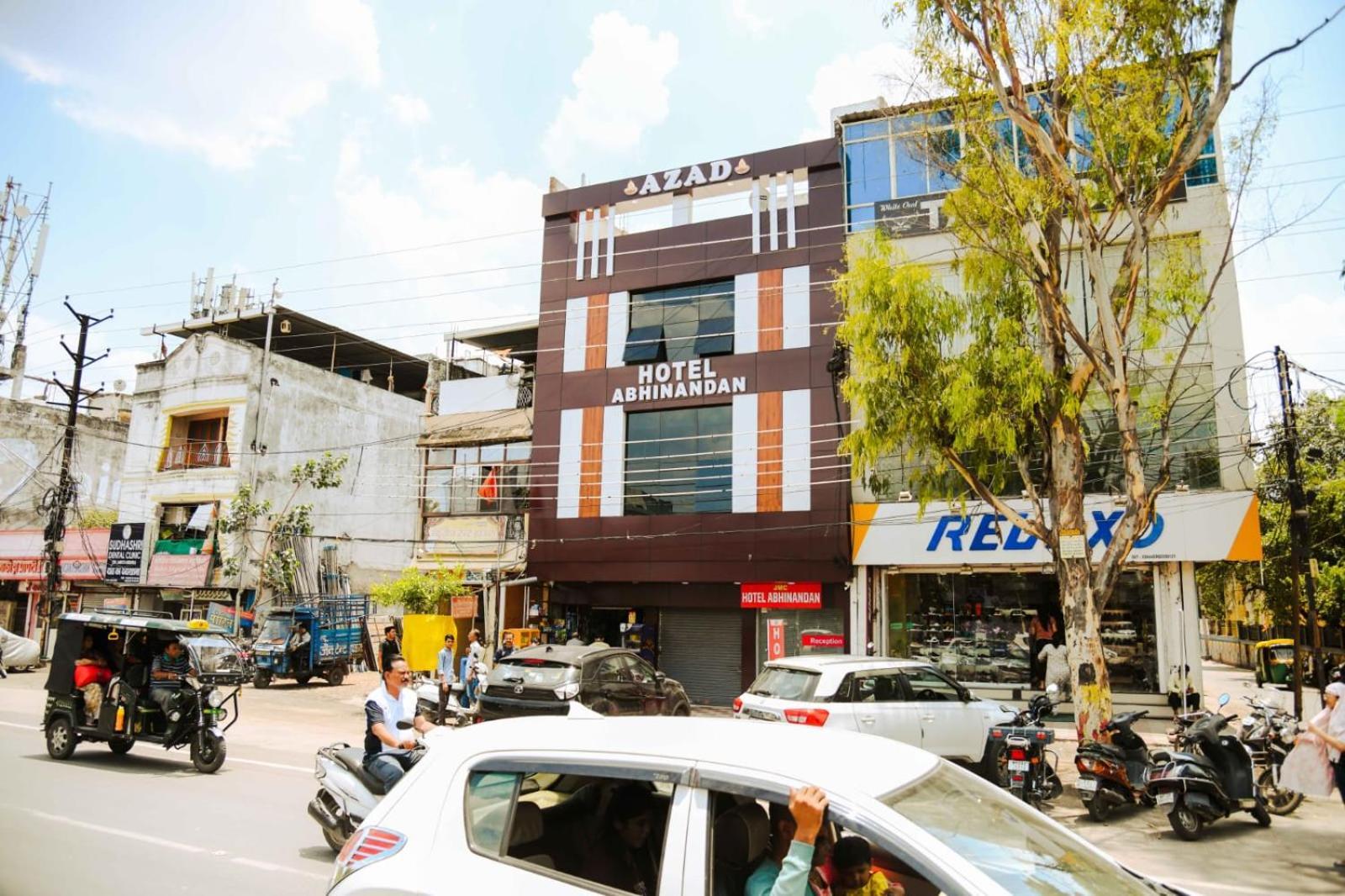 Hotel Abhinandan Ιντόρ Εξωτερικό φωτογραφία