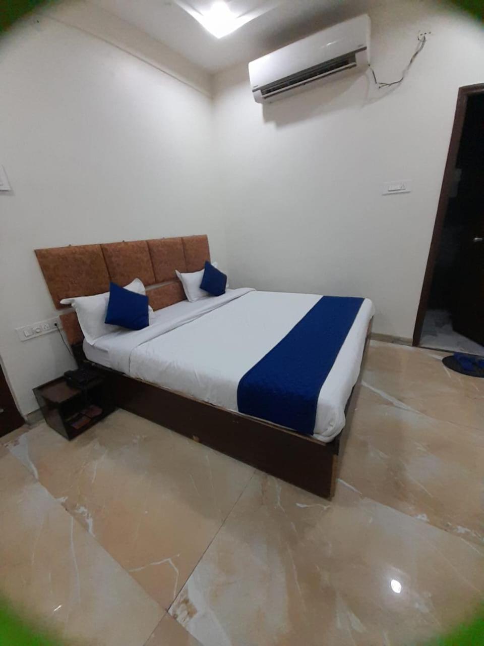 Hotel Abhinandan Ιντόρ Εξωτερικό φωτογραφία